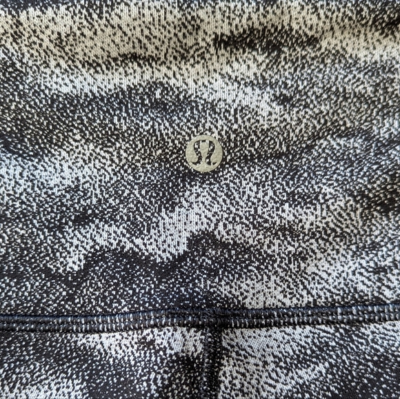 Lululemon Wunder Under Crop (Hi-Rise) (21") Luon Hazy Days Black White - Picture 7 of 10